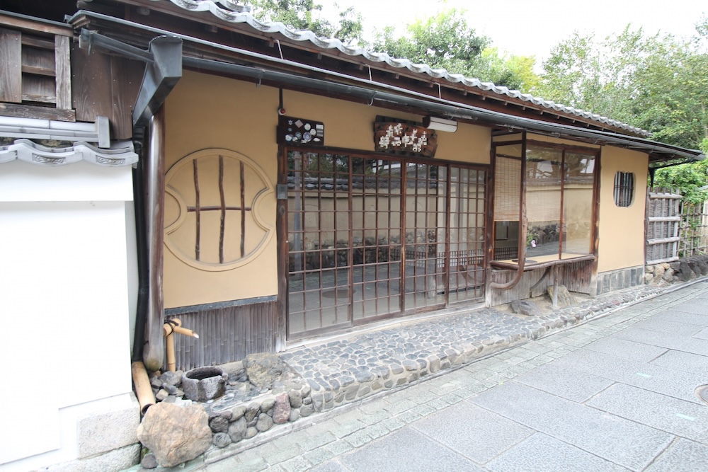 引き分け戸