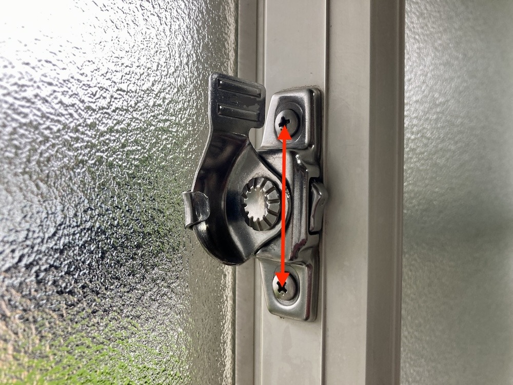 クレセント錠のビスピッチ