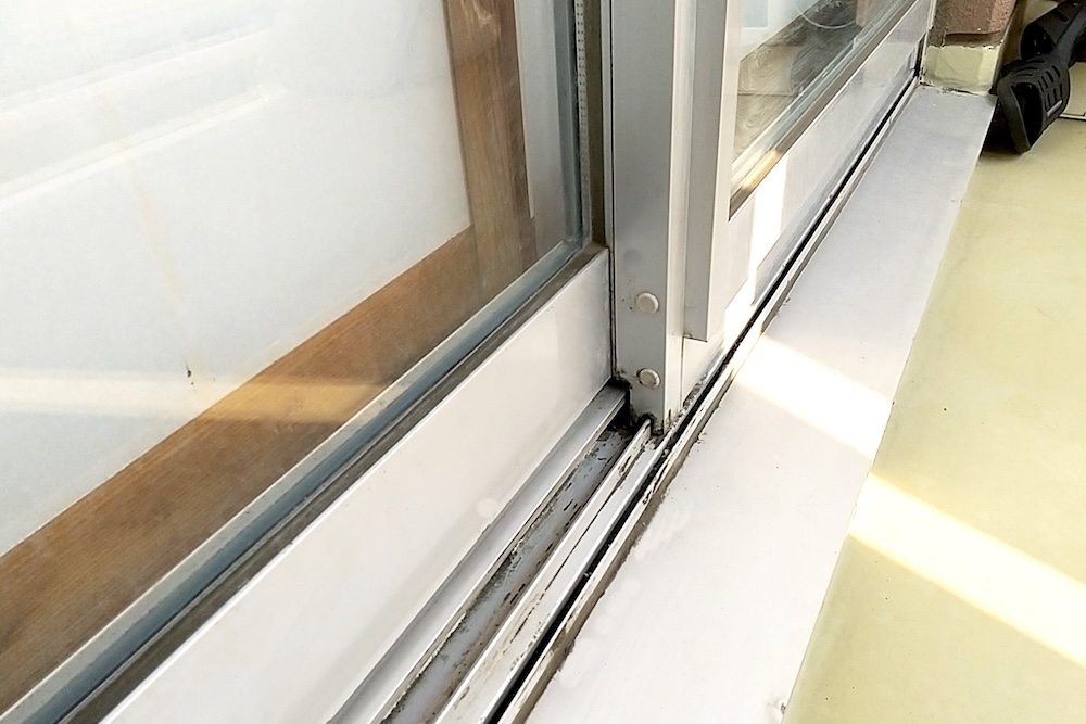 サッシのレール