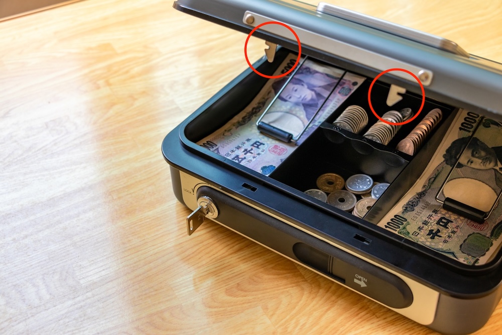 手提げ金庫のロックバー