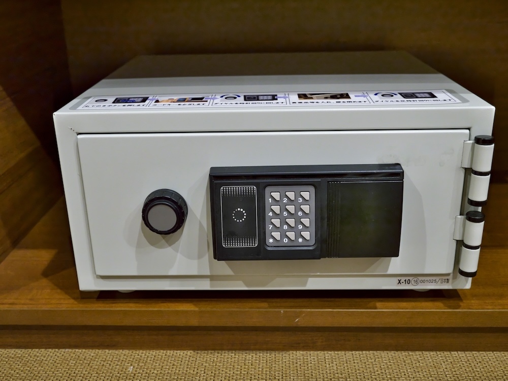 プッシュ式金庫