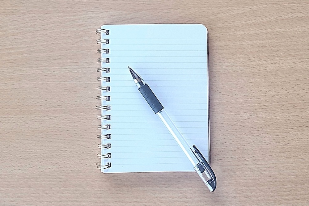 メモ帳とペン