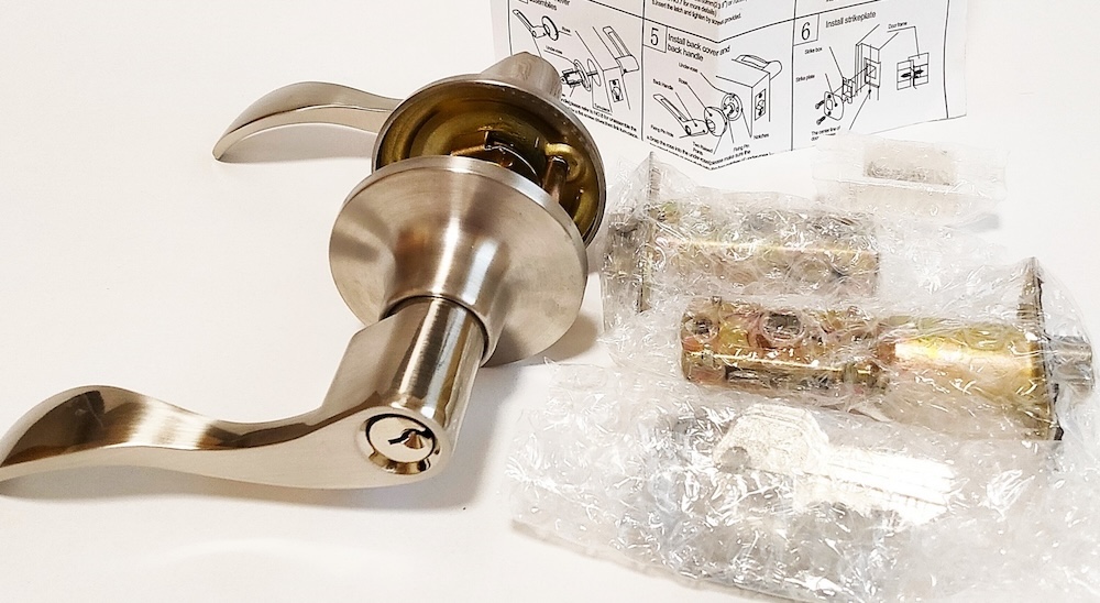 新品のドアノブ