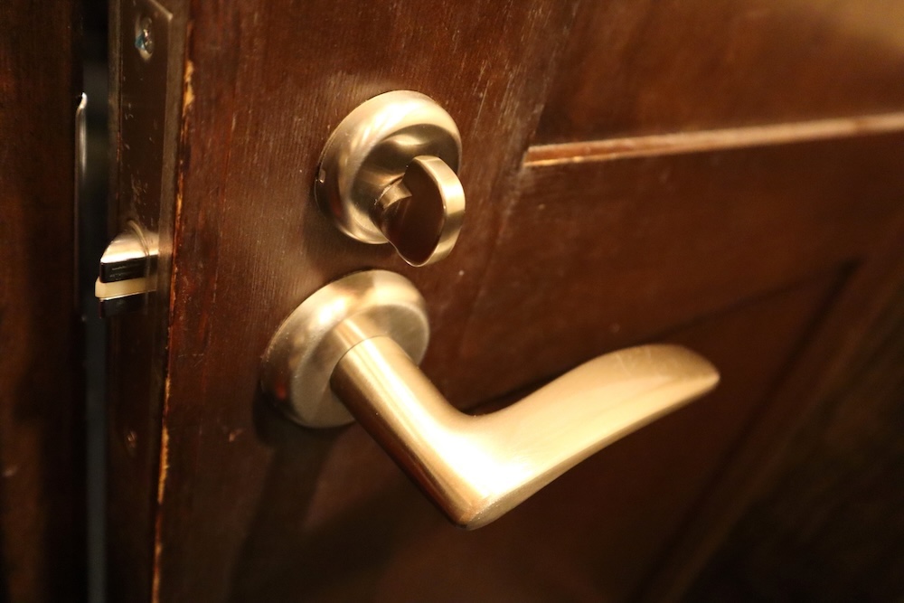 古びたドアノブ