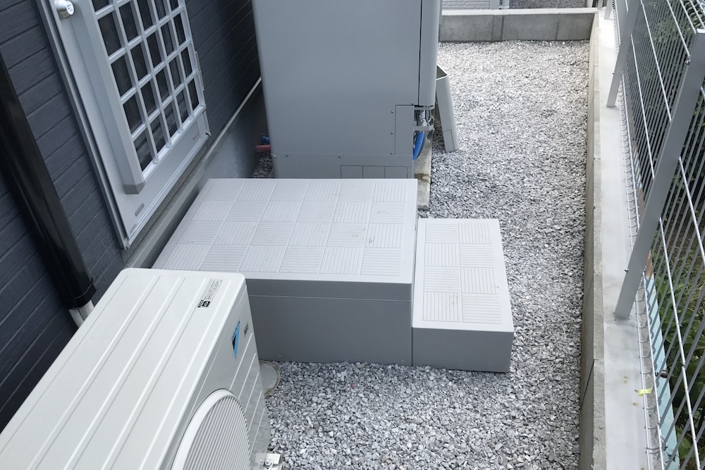 人目につきにくい勝手口