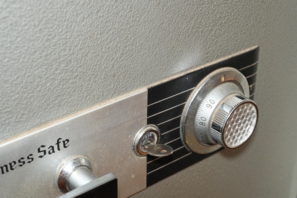 シリンダー式金庫