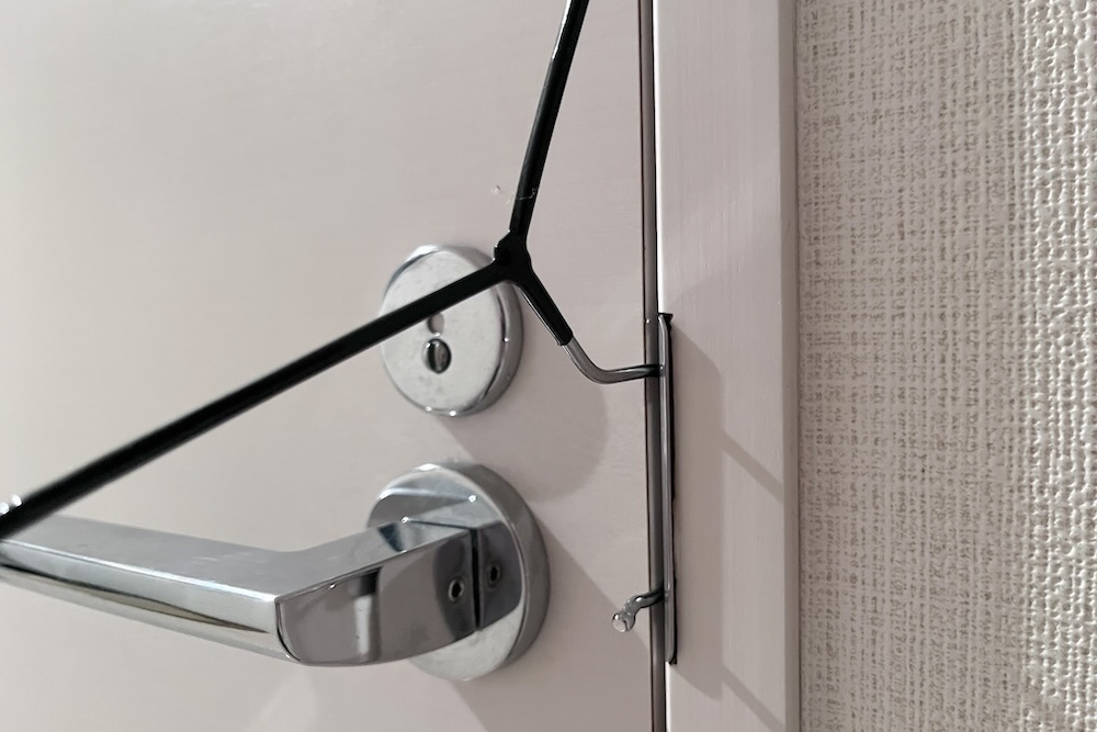 ハンガーで開ける