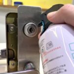鍵穴のホコリや汚れを取り除く